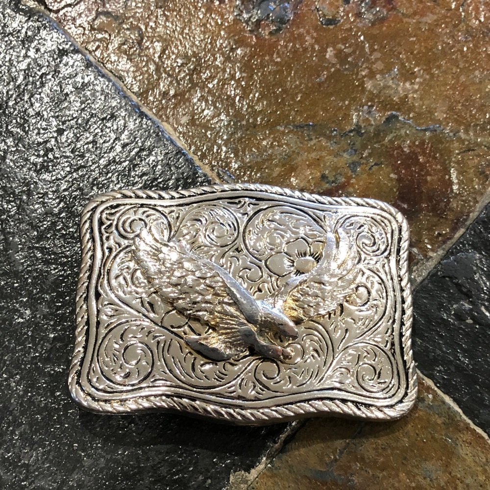 Western silver tone Belt buckle w/eagle  ornate design with rope trim USA made